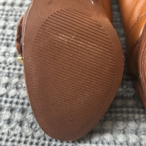 🆕 Michael Kors Leather Heel with Gold Buckle Toe - Picture 9 of 14